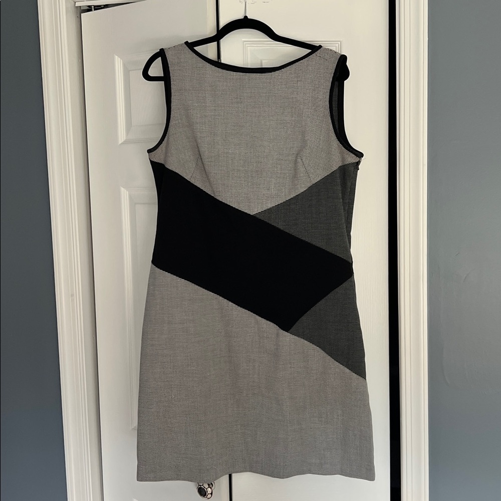 Stylish Gray and Black Sleeveless Dress